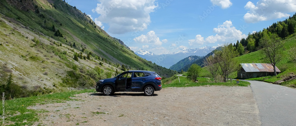 Alpen in Frankreich - Route des Grandes Alpes,  mit Hyundai Tucson in Blau