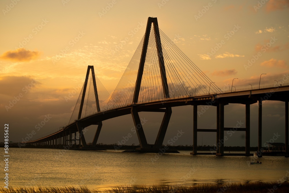 Obraz premium Beautiful shot of the Arthur Ravenel Jr Bridge in Charleston, Mount Pleasant