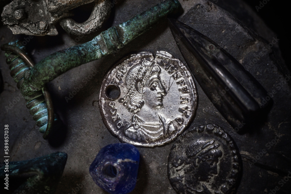 coins and jewelry of the ancient Roman Empire coins and jewelry of the ancient Roman Empire
