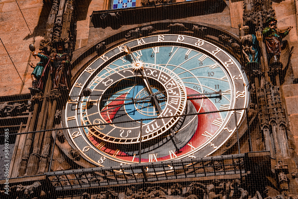Obraz premium The medieval astronomical clock in the Old Town square in Prague, Czechia