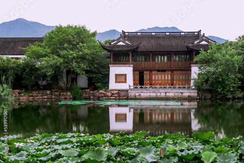 Xixi Hangzhou National Wetland Park  The park is densely crisscrossed with six main watercourses, among which are scattered various ponds, lakes and swamps.