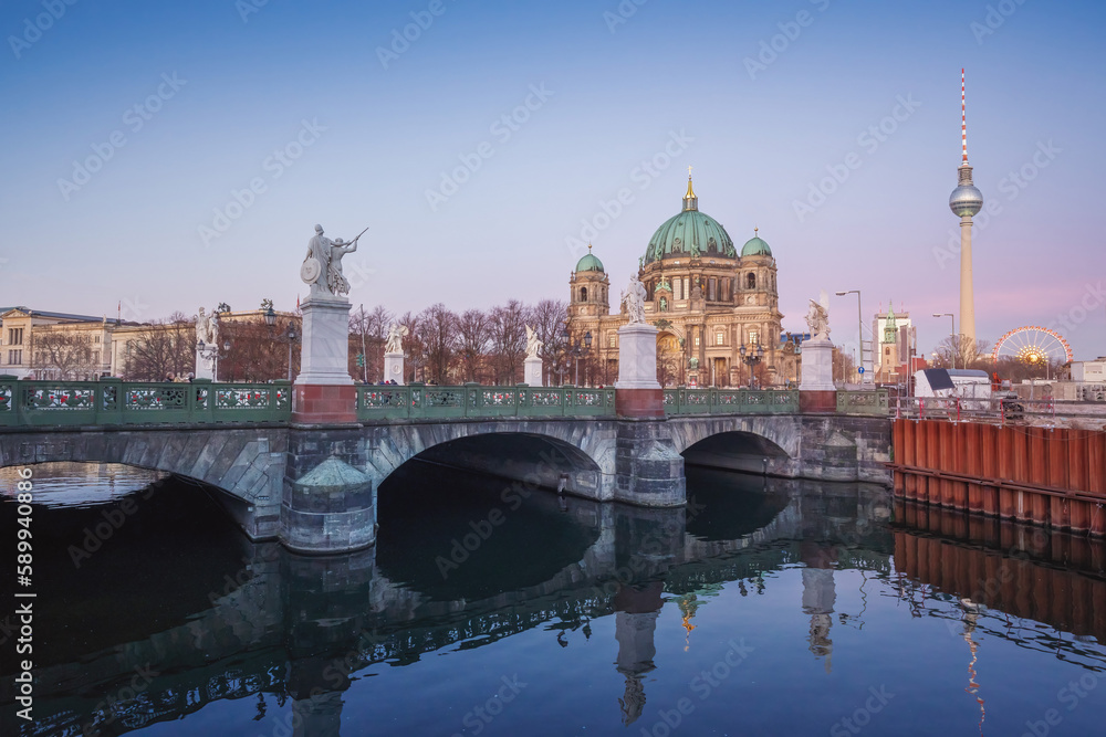Schlossbrucke Bridge with Berlin Cathedral and Fernsehturm TV Tower at sunset - Berlin, Germany