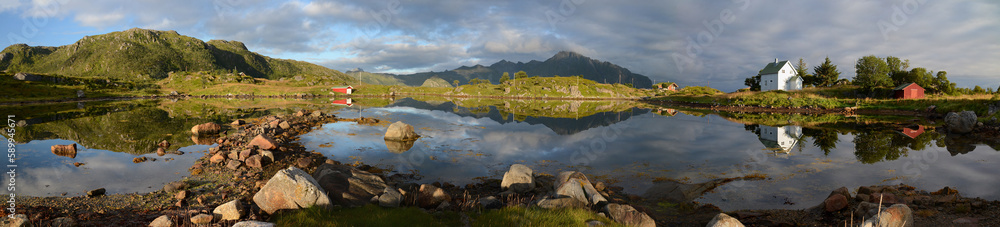 Fototapeta premium Landschafts-Panorama auf den Lofoten
