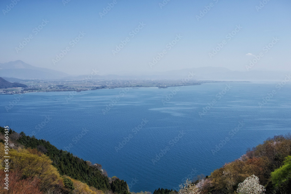 滋賀県長浜市の奥琵琶湖から見える風景