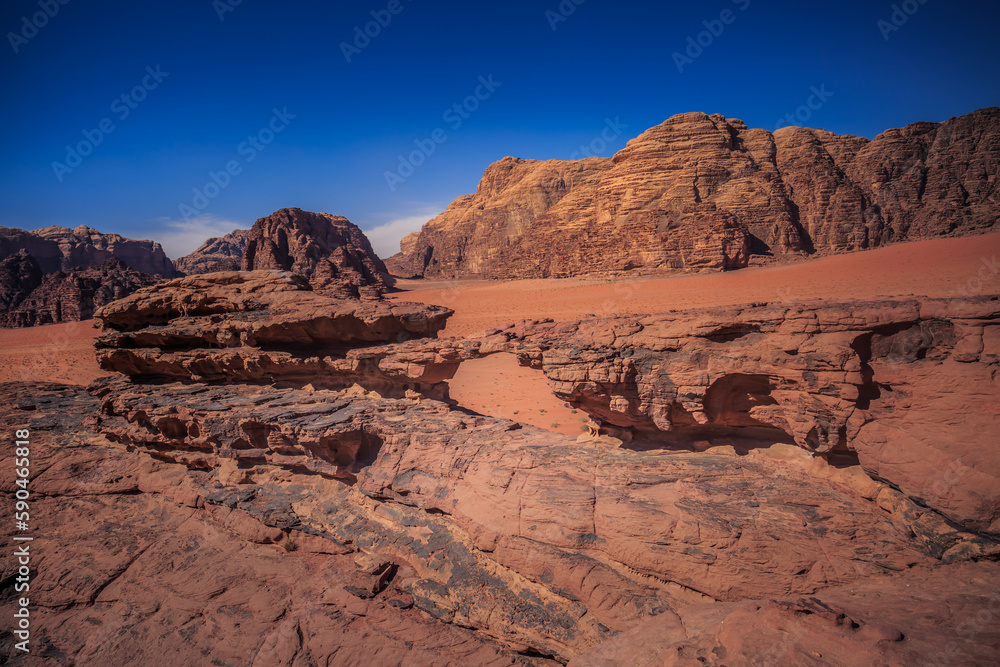 Fototapeta premium Vast desert of Wadi Rum 