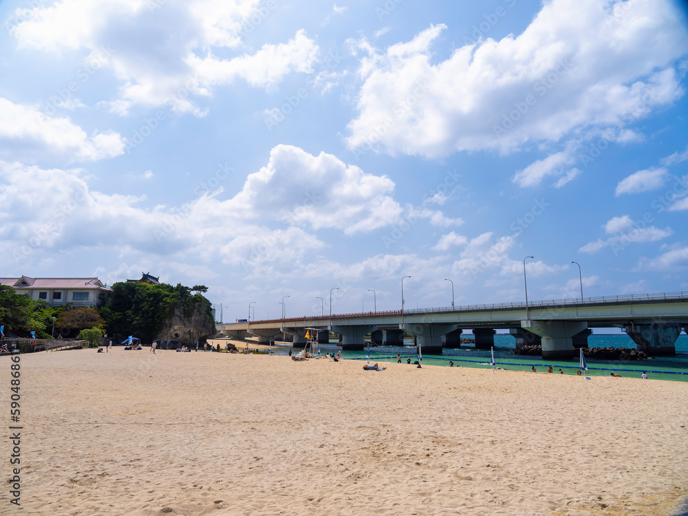 那覇市にある唯一の海水浴場「波の上ビーチ」