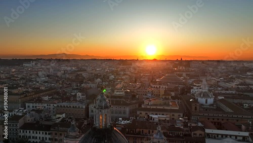 Tutti i principali monumenti di Roma visti dal drone.
Spettacolare vista aerea di Roma. Pantheon, Cupola di San Pietro, Campidoglio, Stadio Olimpico, Farnesina, Quirinale, Altare della Patria, Castel  photo