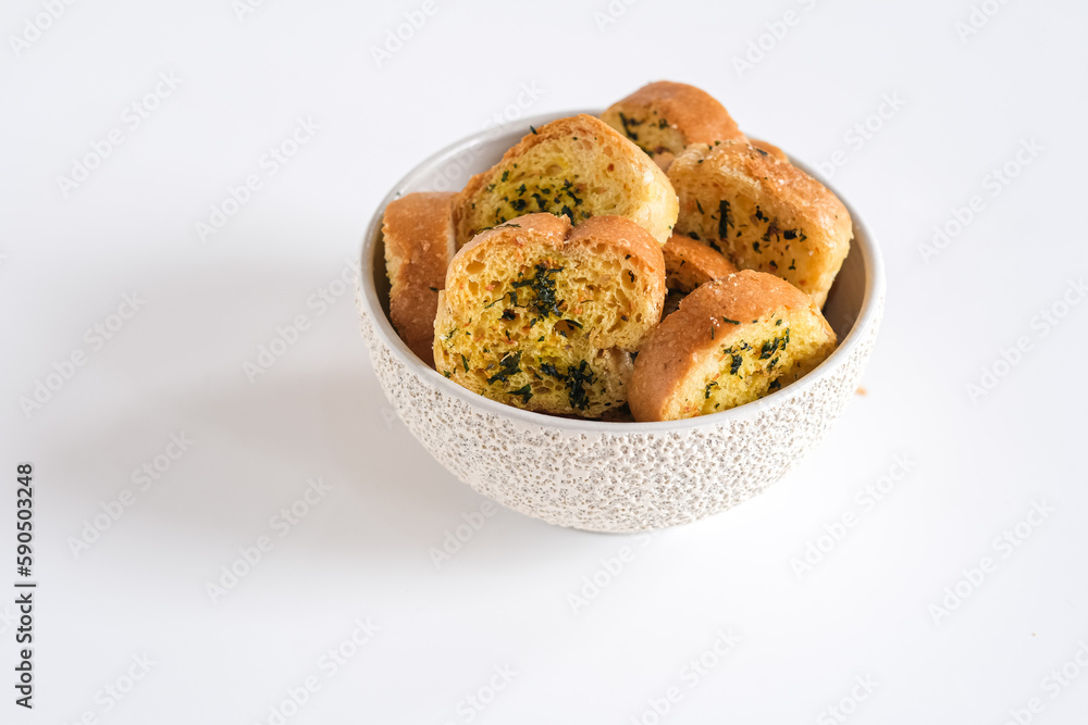 Fototapeta premium crispy garlic bread in bowl