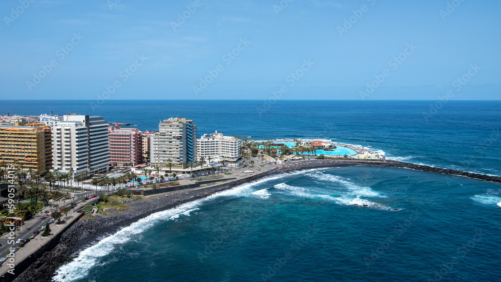 Fototapeta premium Der Playa Martianez in der Stadt Puerto de la Cruz auf Teneriffa.