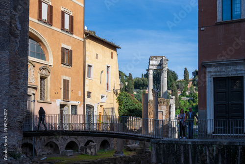 Rom, Italien, Apr. 2023 Ausgrabungsstätte Portico d'Ottavia aus der Römerzeit im Jüdischen Viertel © penofoto.de