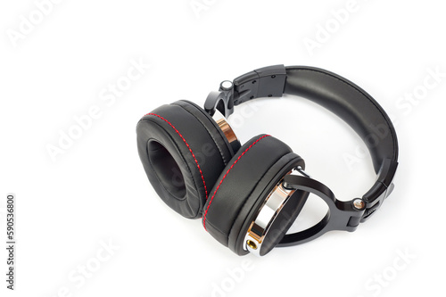 Professional studio headphones for DJs and lovers of quality music.