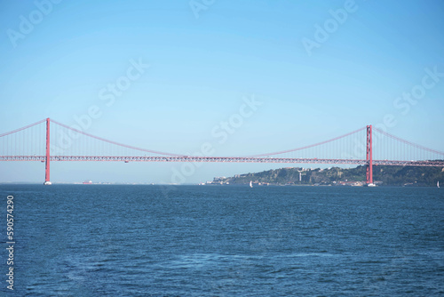 Puente del 25 de Abril en Lisboa Portugal 