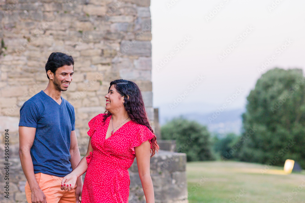 Naklejka premium Friendship multitechnic mid adult couple together in vacation. Happiness and positive travel