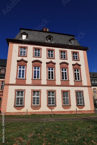 Blick auf den Prälatenbau von Kloster Arnsburg in Hessen