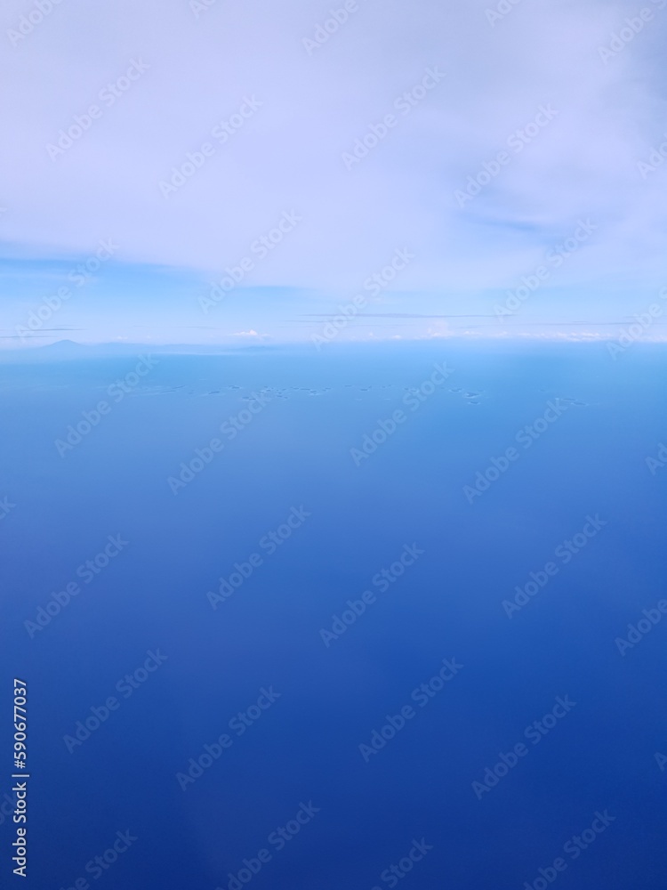 Fototapeta premium blue sky and sea