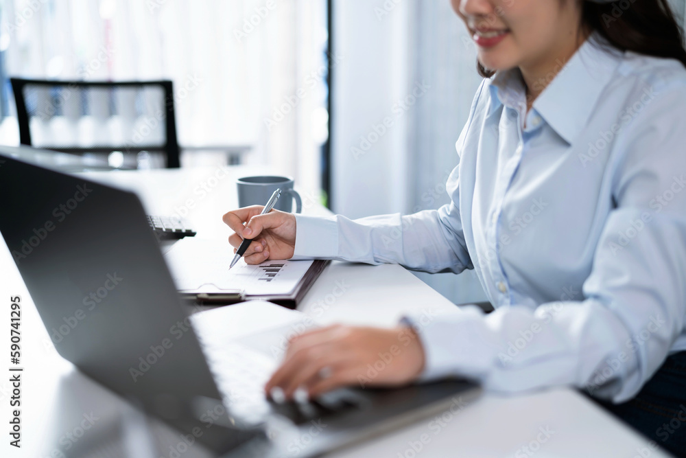 Obraz premium E learning Student online VDO Call Conference Work from home rem