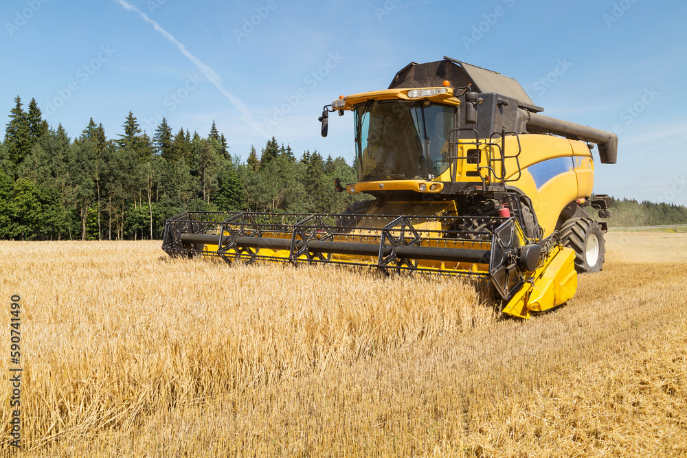 Harvesting with combines Harvesting with combines