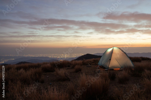 霊仙山の山頂でテント泊、夜明けが美しすぎた