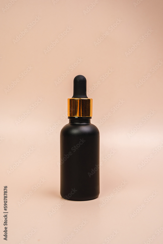 Oil for the health of the face. Anti-aging serum for men and women in a frosted glass bottle. Essence on a beige background.
Care cosmetics Oil for the health of the face. Anti-aging serum for men and women in a frosted glass bottle. Essence on a beige background.
Care cosmetics