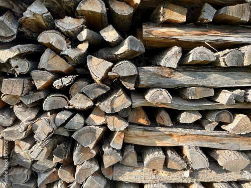 gestapeltes Brenn-Holz