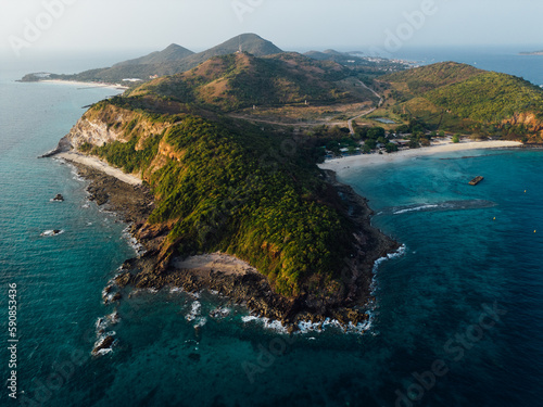 Koh Larn, a beautiful island near Bangkok, is in Pattaya City. Chonburi is a small island with clear blue and emerald green water, both Thai and foreign tourists come here. There are many facilities. 