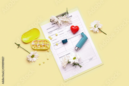 Asthma inhaler with test re...