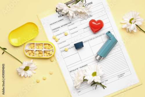 Asthma inhaler with test re...