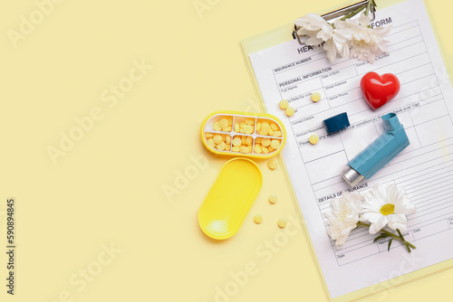 Asthma inhaler with test re...
