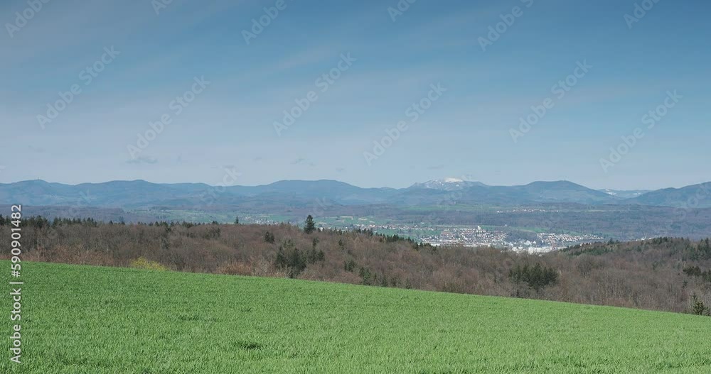 Rund um Olsberg und Schönenberg im Schweizer Kanton Aargau, Hügellandschaft mit Blick auf Rheinfelden, das Rheintal, den Schwarzwald mit dem Belchen am Horizont
Rund um Olsberg und Schönenberg im Schweizer Kanton Aargau, Hügellandschaft mit Blick auf Rheinfelden, das Rheintal, den Schwarzwald mit dem Belchen am Horizont