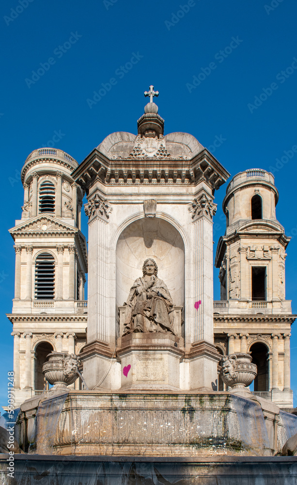 Fontaine et église Saint-sulpice à Paris, France