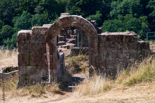 Lützelburg, Burgruine Château de Lutzelbourg im lothringischen Teil der Vogesen photo