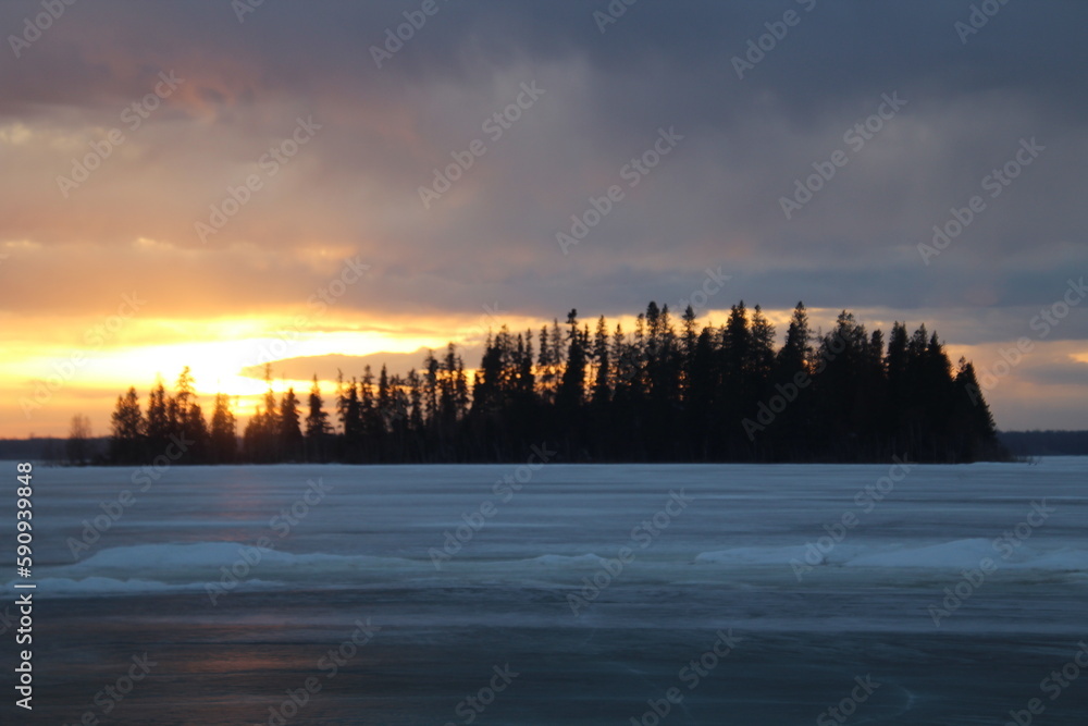 Naklejka premium Glow Over The island, Elk Island National Park, Alberta
