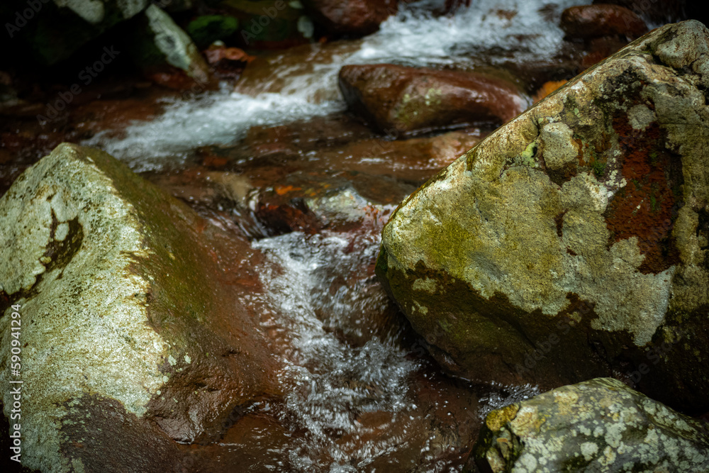 Obraz premium water and rocks