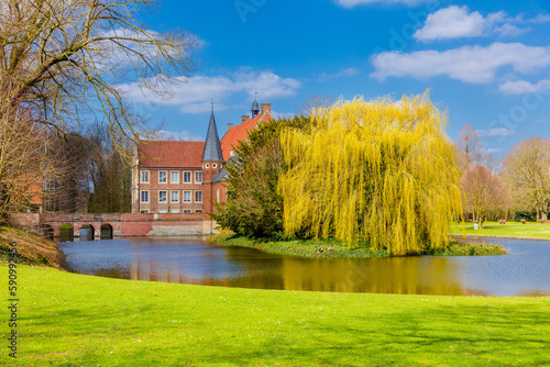 Burg Hulshoff, Munster, Castle and park