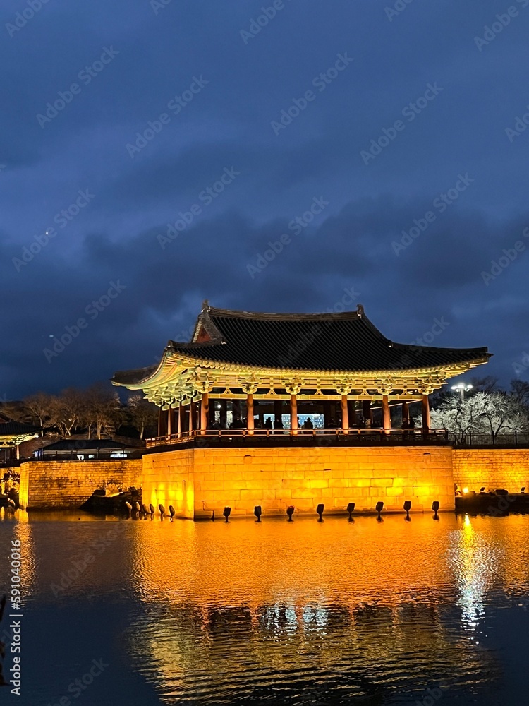 Fototapeta premium Donggung Palace and Wolji Pond, Gyeongju, Korea