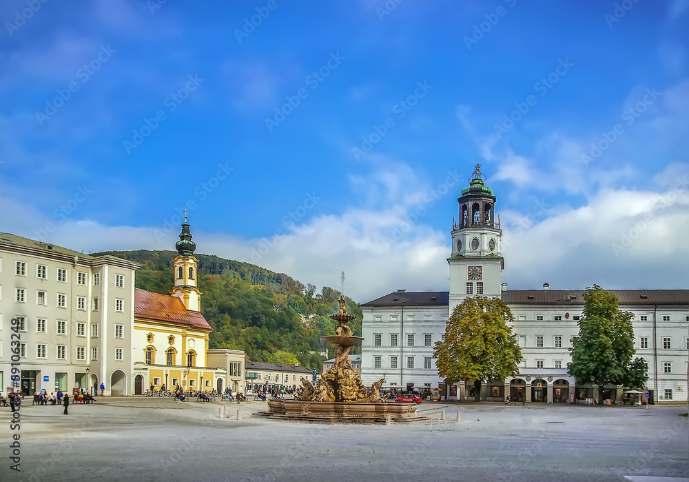 Fototapeta premium Residenzplatz in Salzburg, Austria