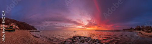 Molo o wschodzie © Andrzej