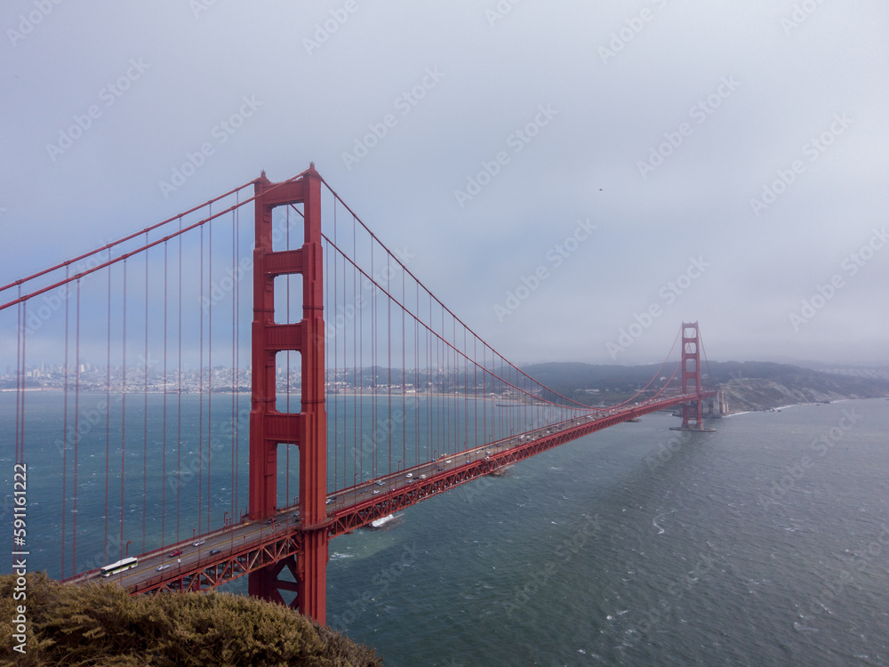 Fototapeta premium View of the Golden Gate Bridge from the Battery Spencer overlook in Sausalito, California, USA.
