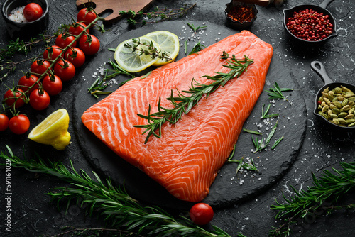 Cuadro en lienzo Raw red trout fillet marinated with spices