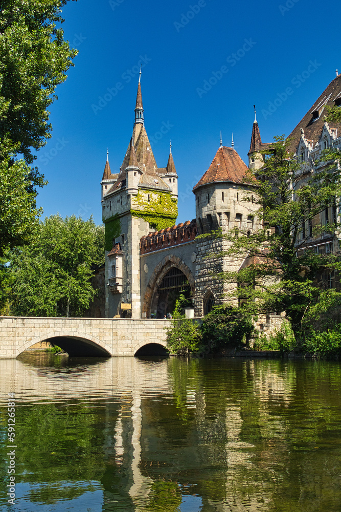 budapest old bridge