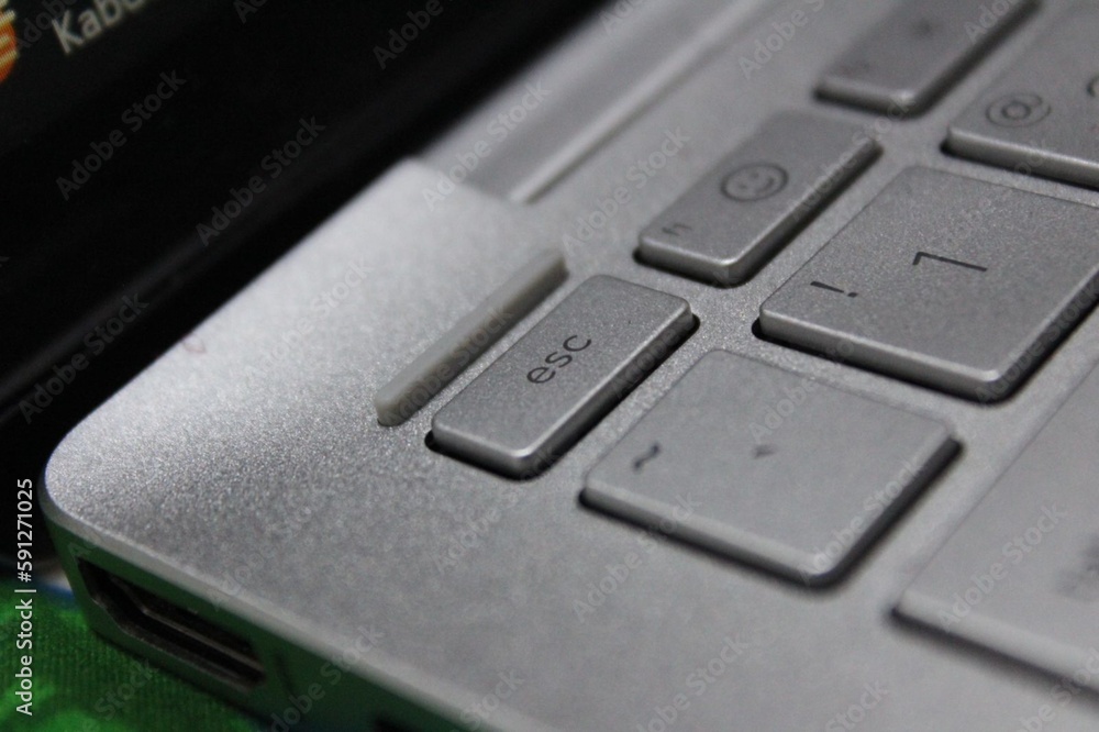 keypad, esc tombol ,The Esc key functions to cancel an order that has been made in the menu. All commands that have already been given will be canceled immediately if the esc key is pressed. The Escap keypad, esc tombol ,The Esc key functions to cancel an order that has been made in the menu. All commands that have already been given will be canceled immediately if the esc key is pressed. The Escap