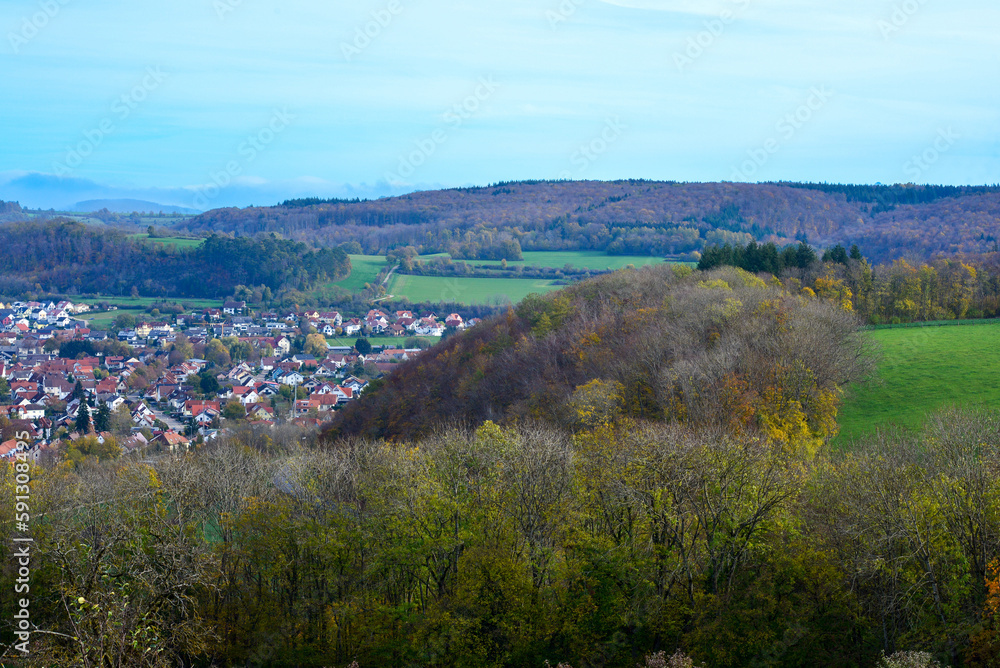 Blick vom Schloss Kapfenburg auf Lauchheim im Ostalbkreis in Baden-Württemberg