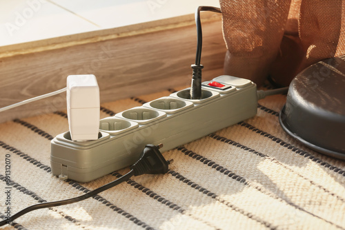 Electric extension cord wit...