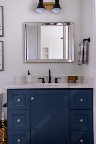 bathroom vanity  © Omar