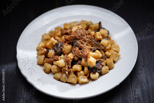 Obraz na płótnie italian gnocchi potato dumplings in duck ragu meat sauce w salonie