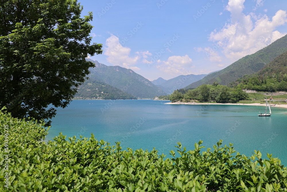 Blick auf den Lago die Ledro in den Italienischen Alpen