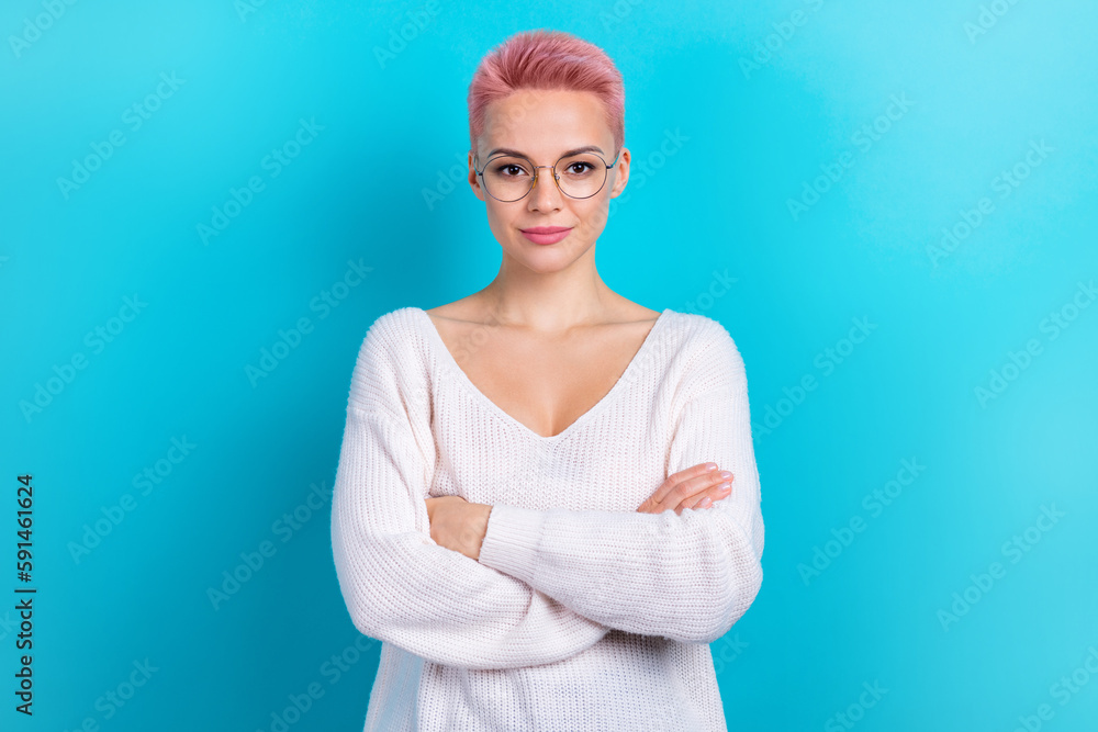 Photo of confident pretty business lady crossed arms successful reporter wear white pullover new vision glasses isolated on cyan color background Photo of confident pretty business lady crossed arms successful reporter wear white pullover new vision glasses isolated on cyan color background