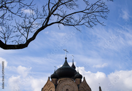 11.04.2023 Białystok Polska. Widok na kopuły cerkwi na tle nieba. photo
