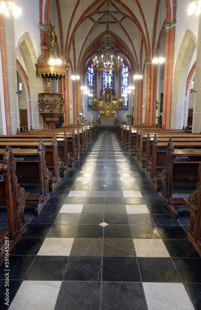 katholische Pfarrkirche St. Margareta - Innenansicht katholische Pfarrkirche St. Margareta - Innenansicht