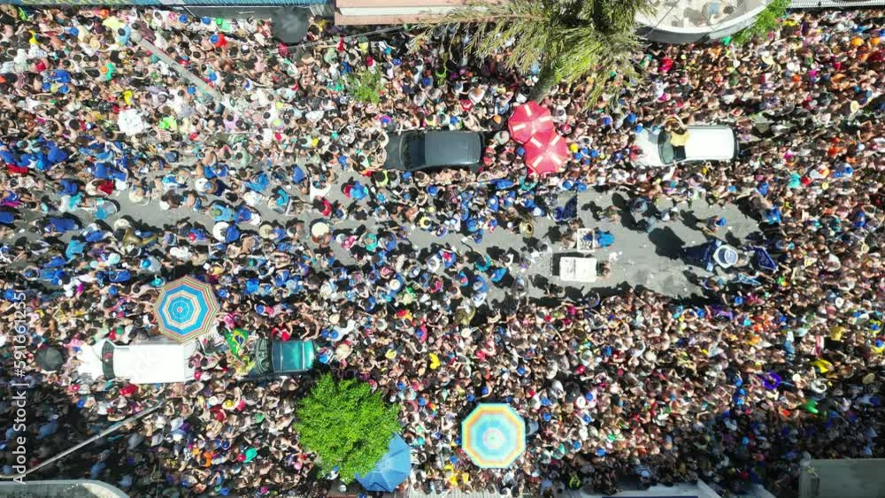 Carnaval Brasileiro Bloquinho Bloco Rua Cidade Paisagem Urbana Urbano São Paulo Grupo Carnavalesco Musical Charanga Movimento Pessoas Instrumentos Metal Trombone Sax Saxofone Trompete Flauta Sao 